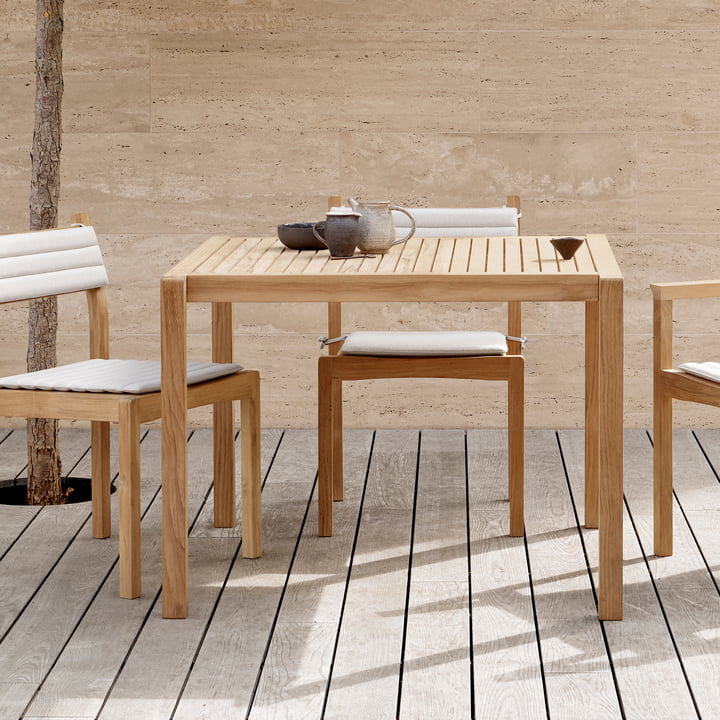 Carl Hansen - AH902 Gartentisch, 100 x 98.5 cm, Teak unbehandelt