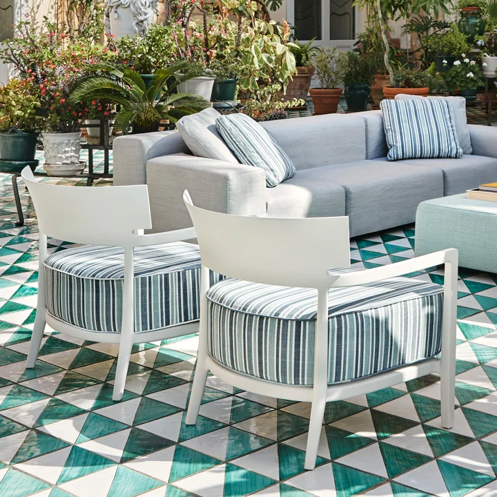 Cara Outdoor Sessel, Gestell weiß matt, Bezug grün gestreift von Kartell