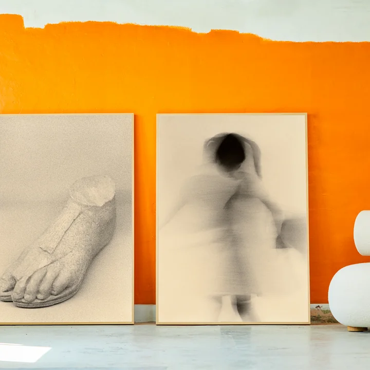 Blurred Girl von Paper Collective