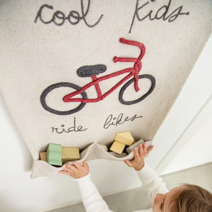 Wandteppich, Cool Kids Ride Bikes, 45 x 70 cm, natur / rot von Lorena Canals