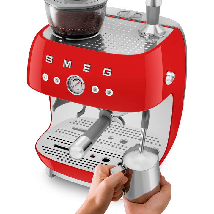 Espressomaschine mit Siebträger EGF03 von Smeg