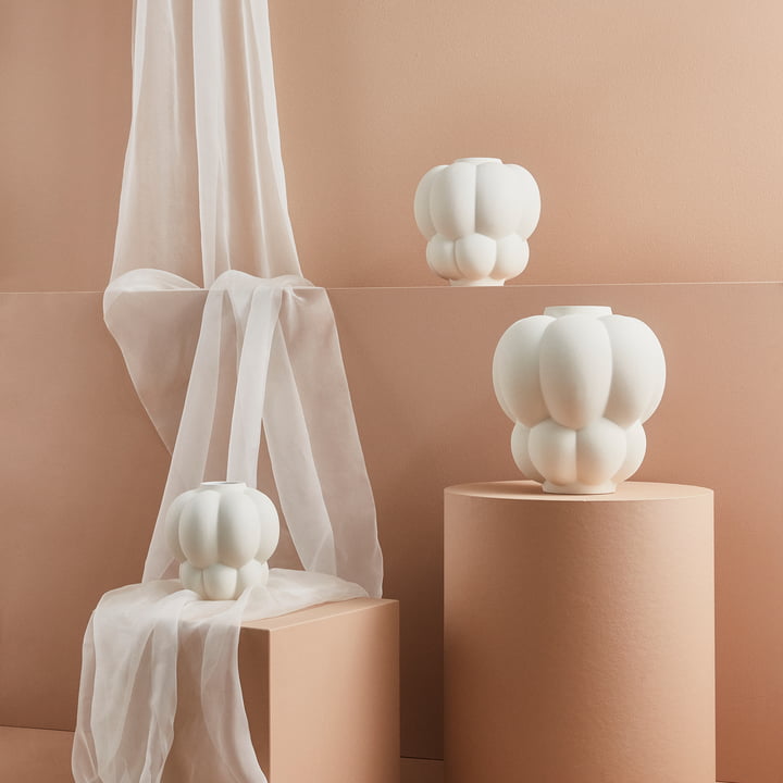 Die UVA Vase von AYTM in der Frage creme