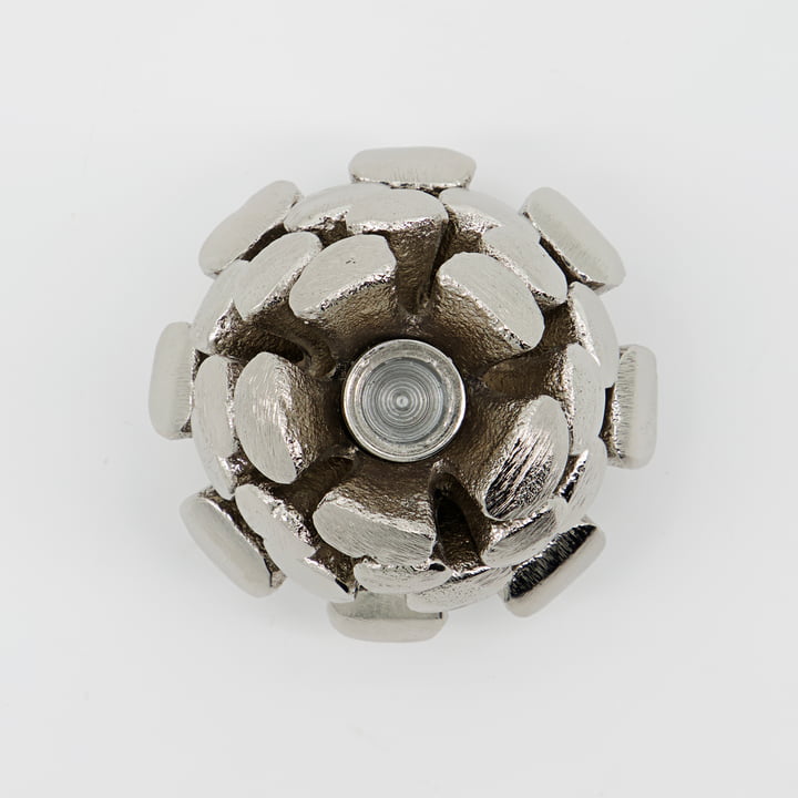 Pine Cone Kerzenständer von House Doctor in der Ausführung antik-silber