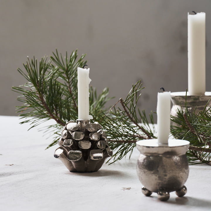 Pine Cone Kerzenständer von House Doctor in der Ausführung antik-silber