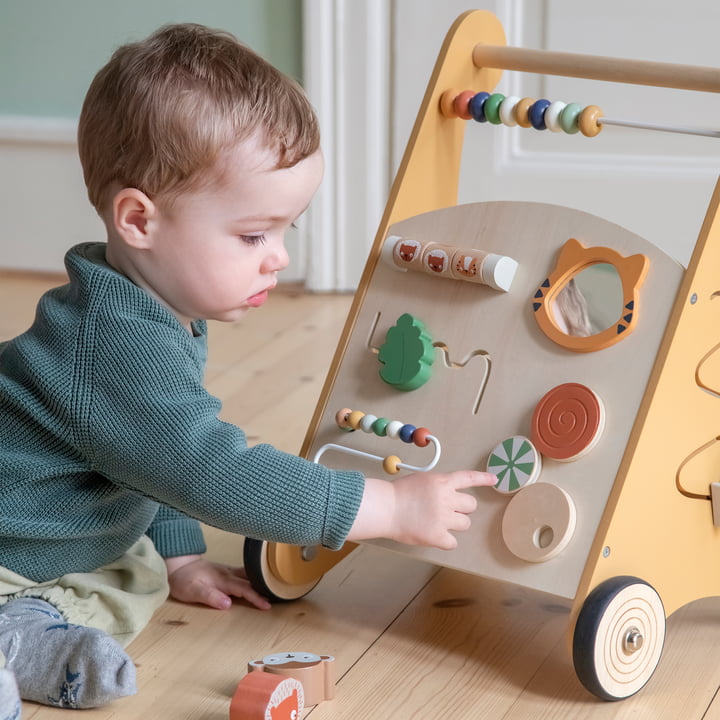 Lauflernwagen mit Aktivitätsboard aus Holz, Wildlife von Sebra