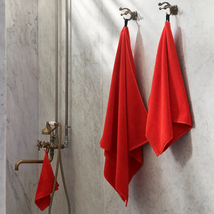 Mono Waschlappen, Badetuch, poppy red von HAY