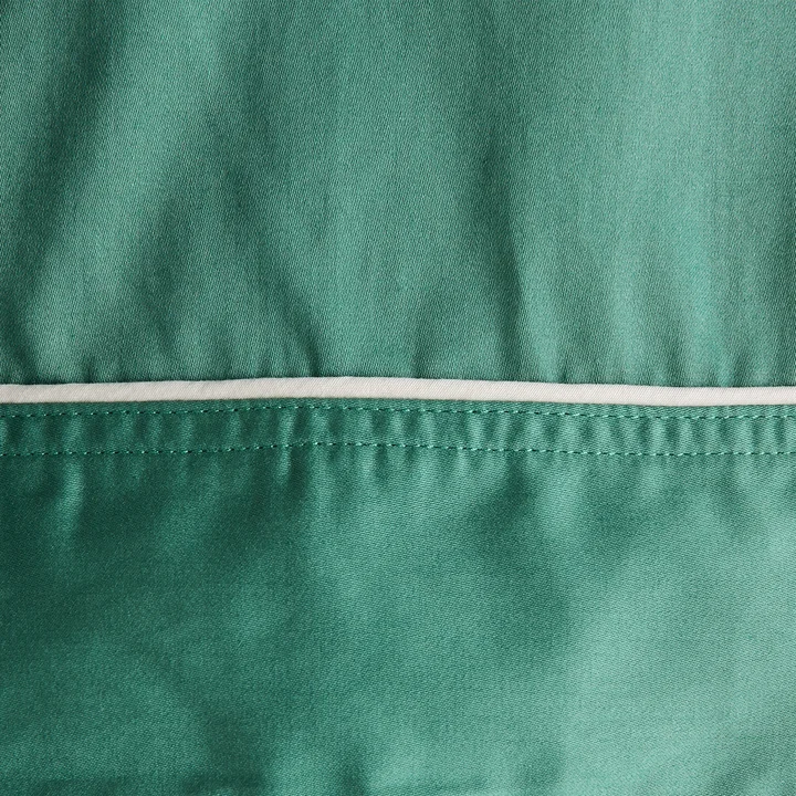 Outline Bademantel, One Size, smaragdgrün von HAY