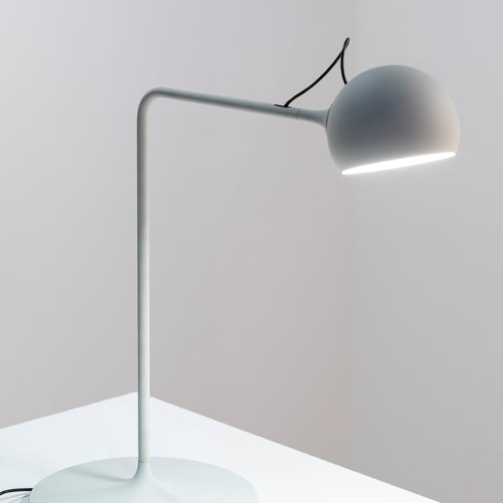 IXA LED Schreibtischleuchte von Artemide