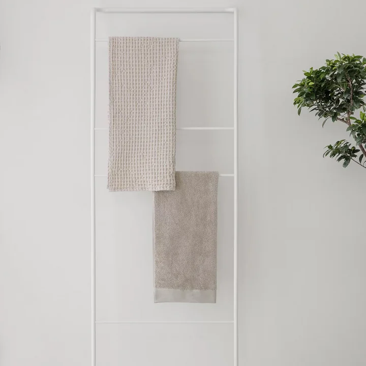 Modo Handtuchleiter von Blomus in der Ausführung weiß