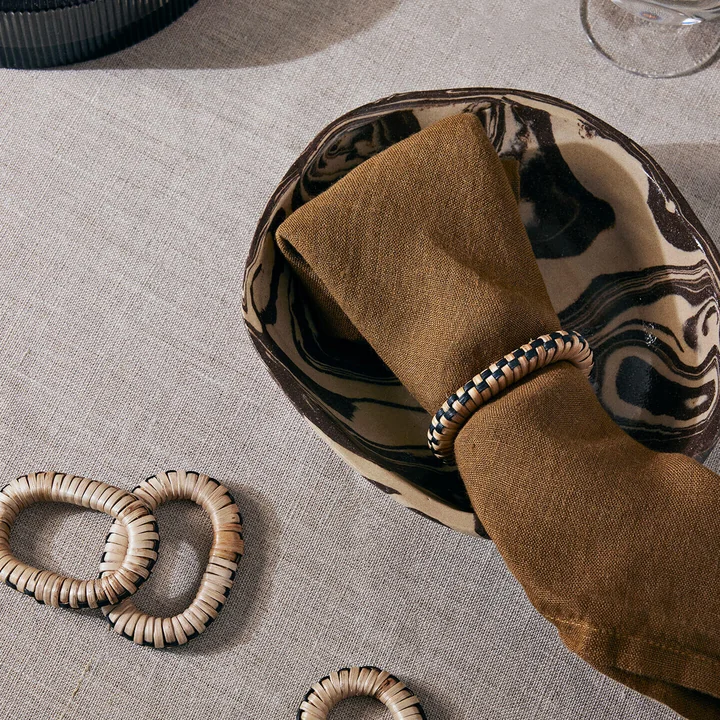 Ryu Teller und Schale von Ferm Living