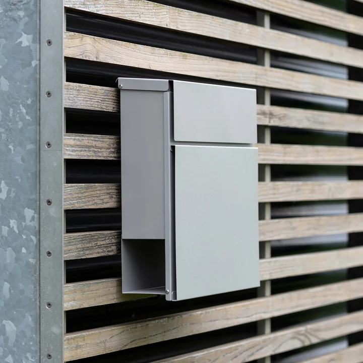 Briefkasten Letterman VI mit Zeitungsrolle von Radius Design