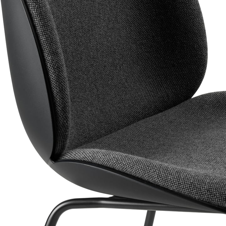 Gubi - Beetle Dining Chair Frontpolsterung (Conic Base), Schwarz / Hallingdal 65 (173)