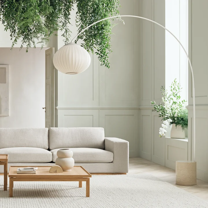 Acorn Stehleuchte, Eiche geölt / Stahl creme / sand von Bolia