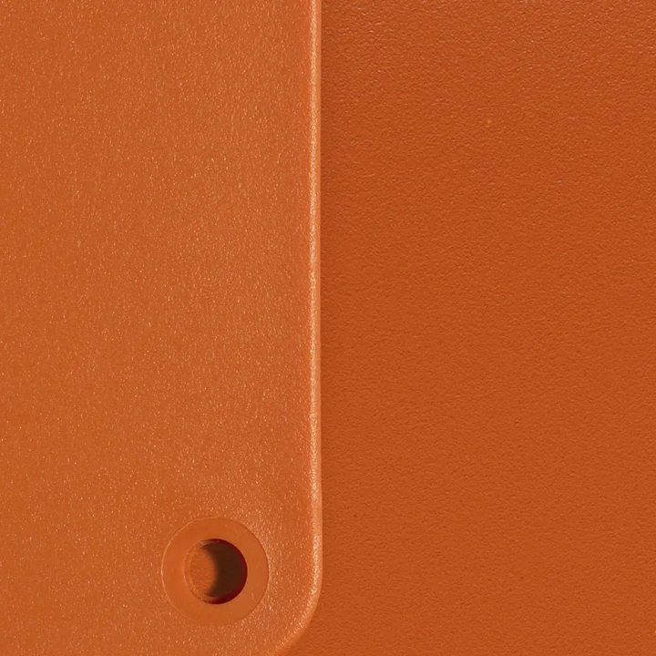 Eames Plastic RE Materialmuster von Vitra in der Farbe rostrot
