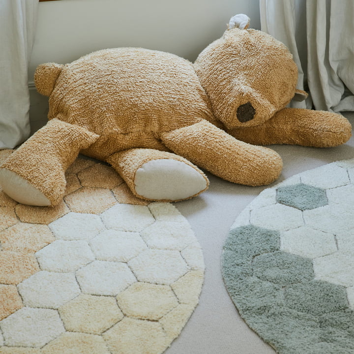 Sleepy Bear Pouf von Lorena Canals 