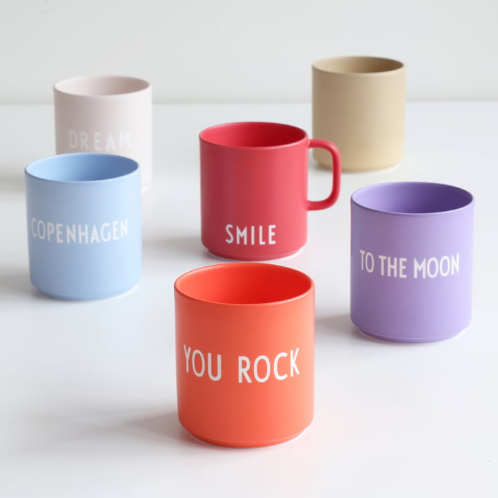 AJ Favourite Porzellan Becher, Gruppe von Design Letters