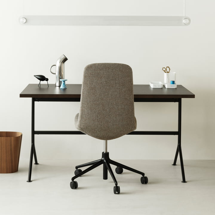 Kip Schreibtisch, schwarz / dunkelbraun von Normann Copenhagen
