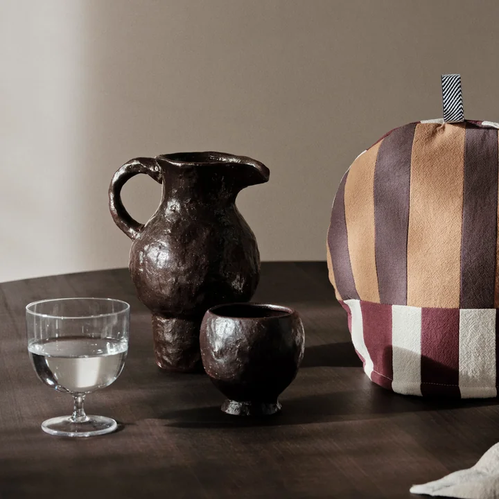 Doro Becher und Doro Krug, coffee von Ferm Living