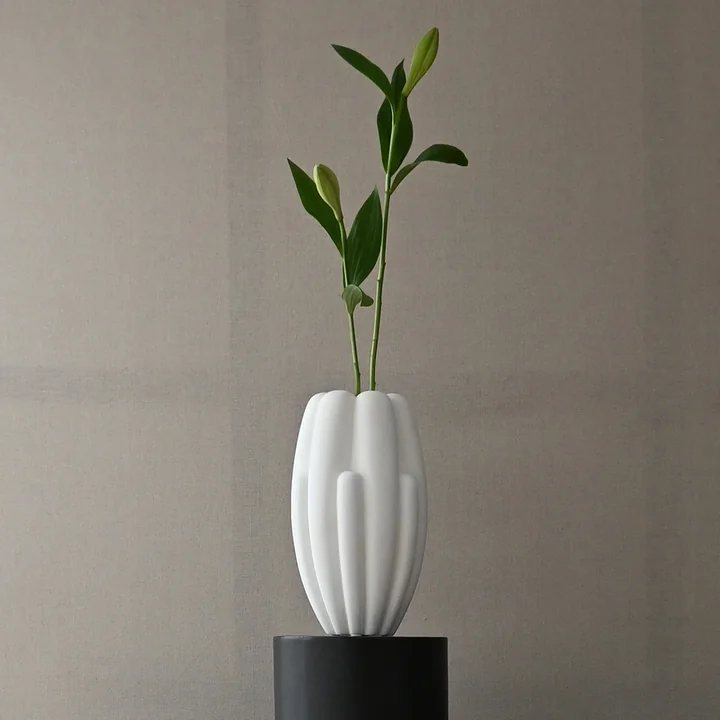 101 Copenhagen - Bloom Vase, mini, knochenweiß