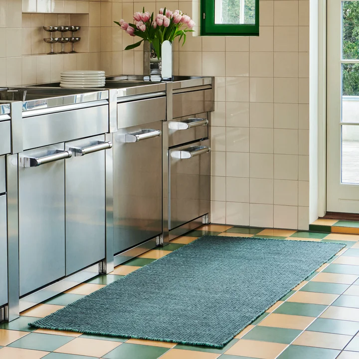 Moiré Wollteppich 80 x 200 cm, emerald green von HAY