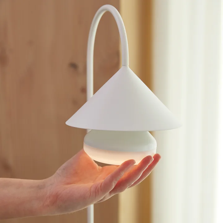 Grasp LED Akku-Stehleuchte, H 47 cm, weiß matt von Frandsen