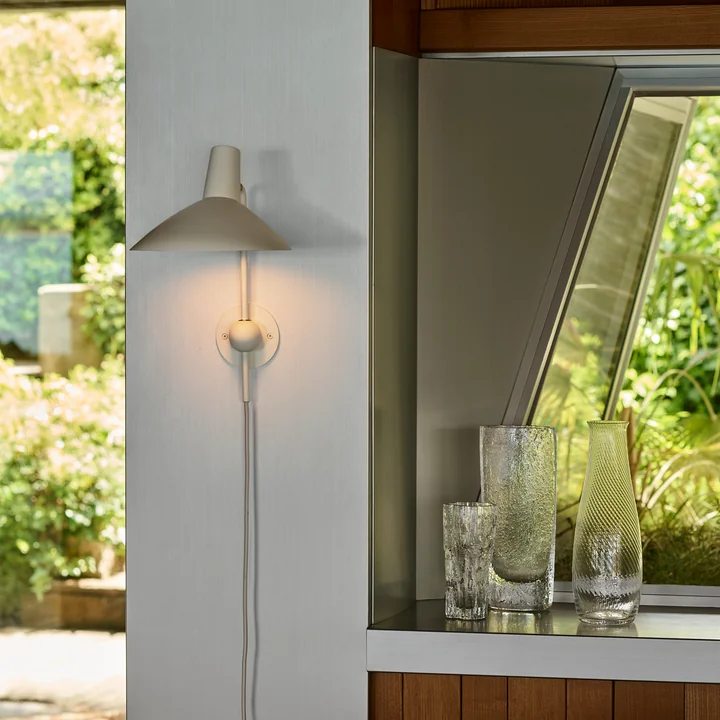 Tripod HM12 Wandleuchte von &Tradition