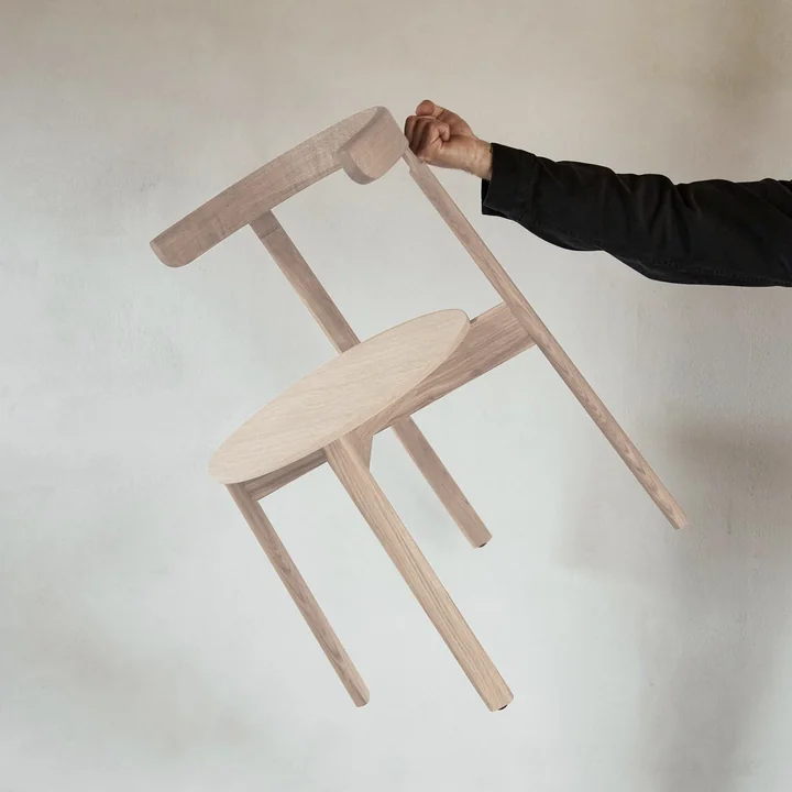 Lunar Stuhl, Eiche weiß geölt / braun 0227 (Hallingdal 65) von Form & Refine