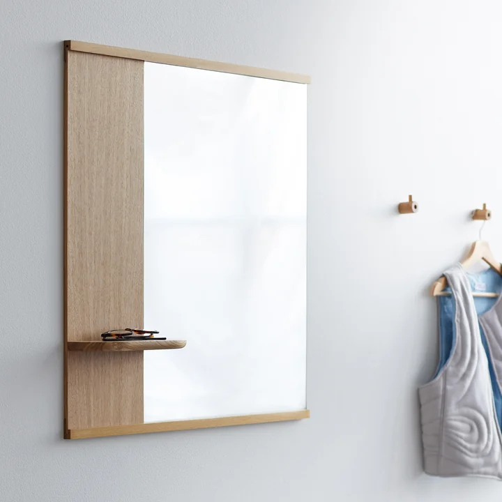 Moebe - Wandspiegel mit Ablage