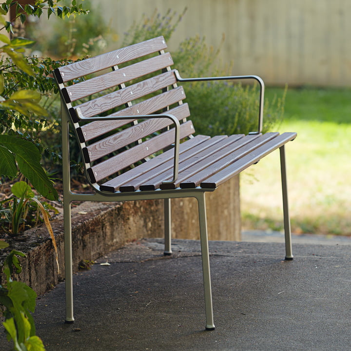 Hay - Traverse Dining Bench, mit Armlehnen, aluminium / Esche geölt