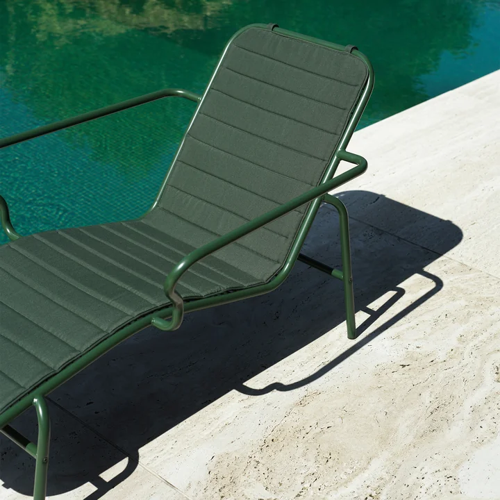 Normann Copenhagen - Vig Liegestuhl mit Sitzauflage, dunkelgrün
