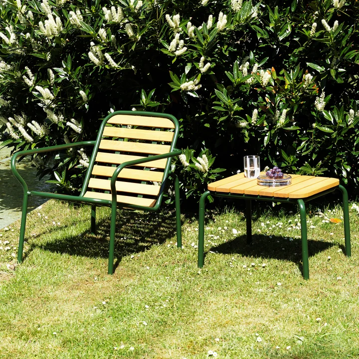Normann Copenhagen - Vig Lounge Chair, Vig Beistelltisch, dunkelgrün / robinie