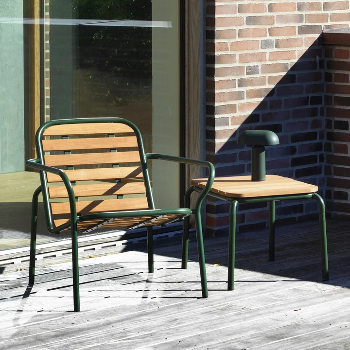 Normann Copenhagen - Vig Lounge Chair, Vig Beistelltisch, dunkelgrün / robinie