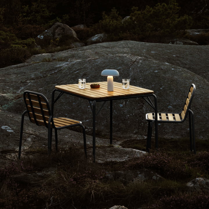 Normann Copenhagen - Vig Tisch, 90 x 80 cm, Vig Stuhl, schwarz / robinie