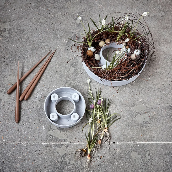 The Ring Kerzenständer von House Doctor in der Farbe grau