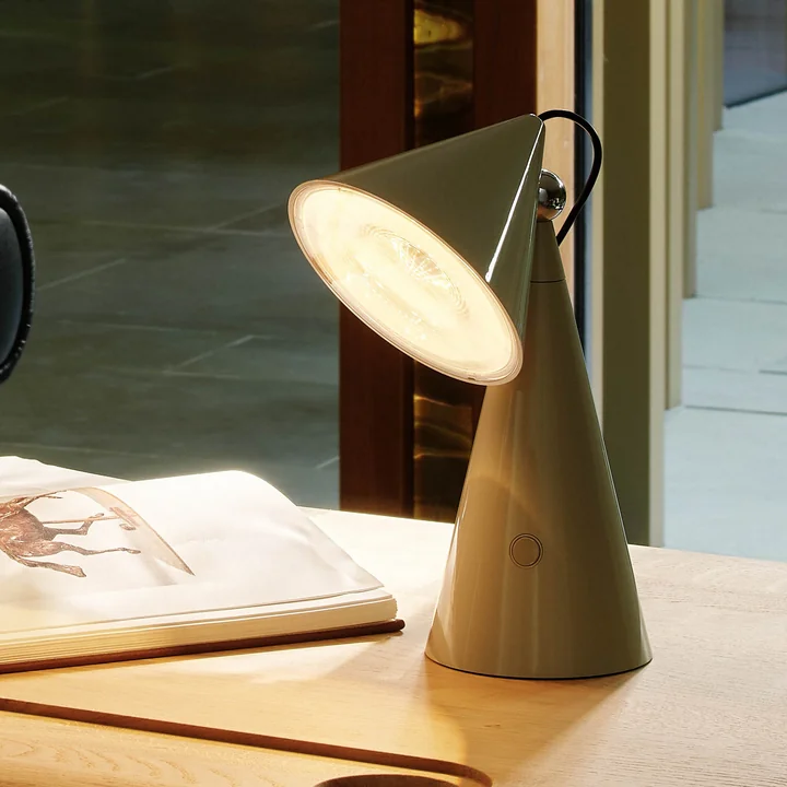 Tom Dixon - Pose LED Tischleuchte mit Akku, putty