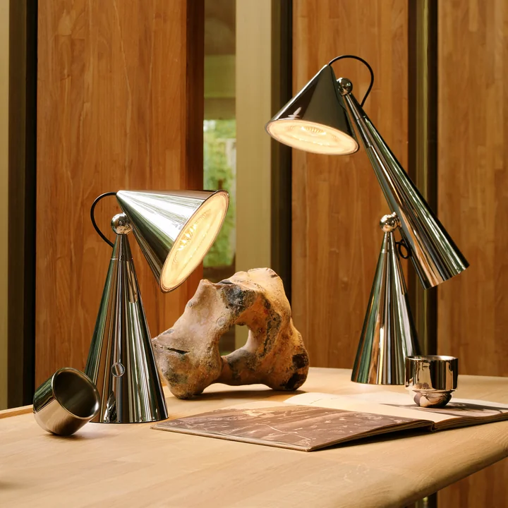 Tom Dixon - Pose Task LED Tischleuchten und LED Tischleuchten, silber
