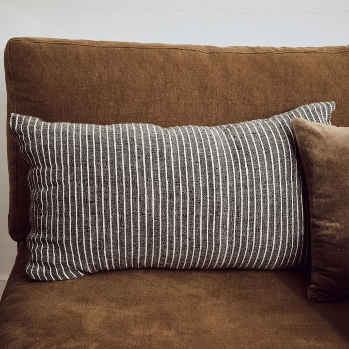 HKliving - Striped Kissen, 70 x 40 cm, monochrome