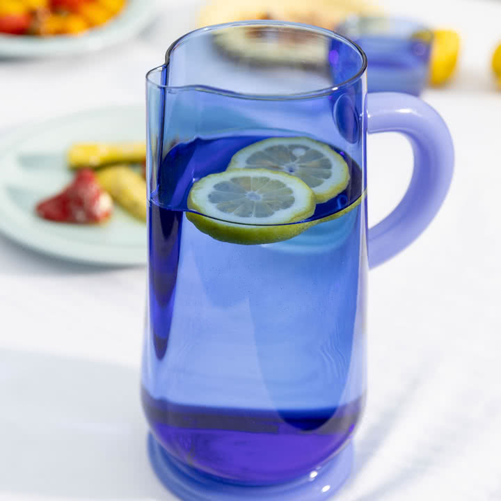 Dew Karaffe 1 L, blue von &klevering