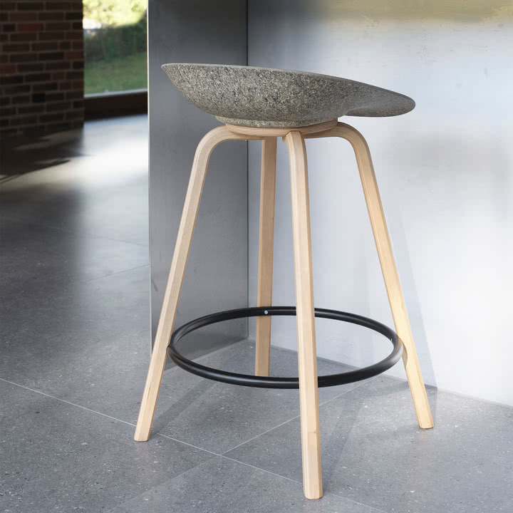 Normann Copenhagen - Mat Barhocker 65 cm, seaweed / schwarz