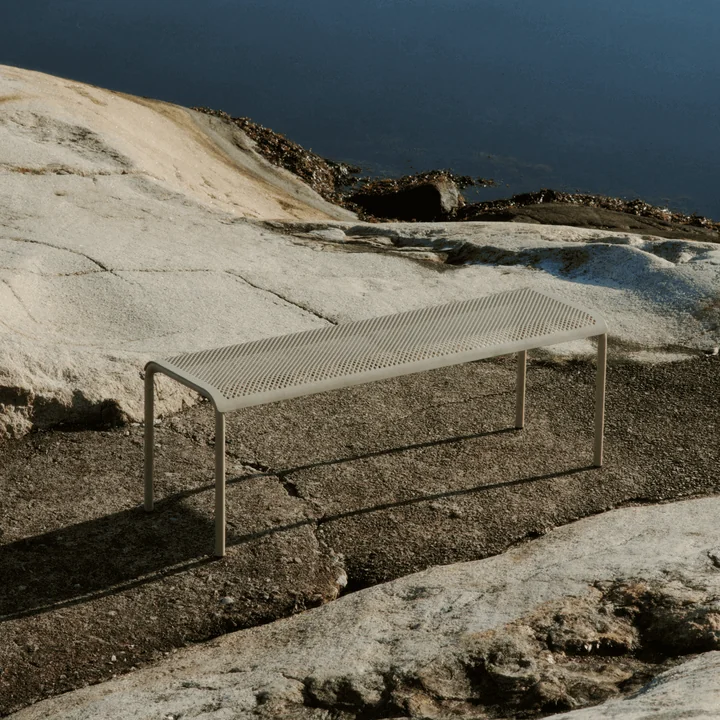 Ferm Living - Dapple Gartenbank, 130 cm, kaschmir