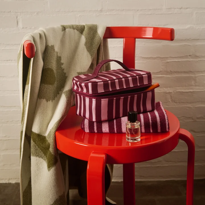 Marimekko - Tuttu Raide Kosmetiktasche, burgundy / pink 