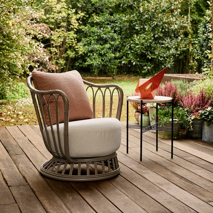 Grace Outdoor Lounge Chair, mushroom grey von Gubi