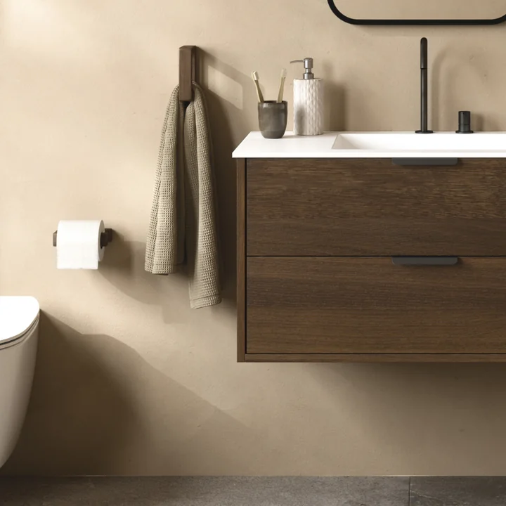 Andersen Furniture - Grip Handtuchhalter, Esche dunkel gebeizt