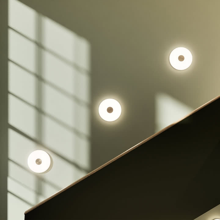 Northern - Glint LED Wandleuchte, large, opalweiß / Messing, Ø 36 cm
