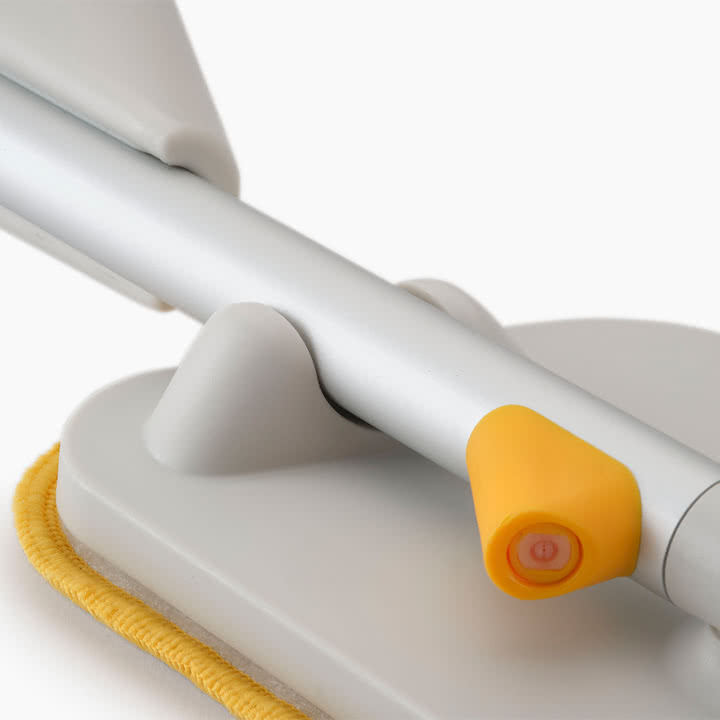 Joseph Joseph - CleanTech Sprühmop mit Scheuerschwamm, light stone