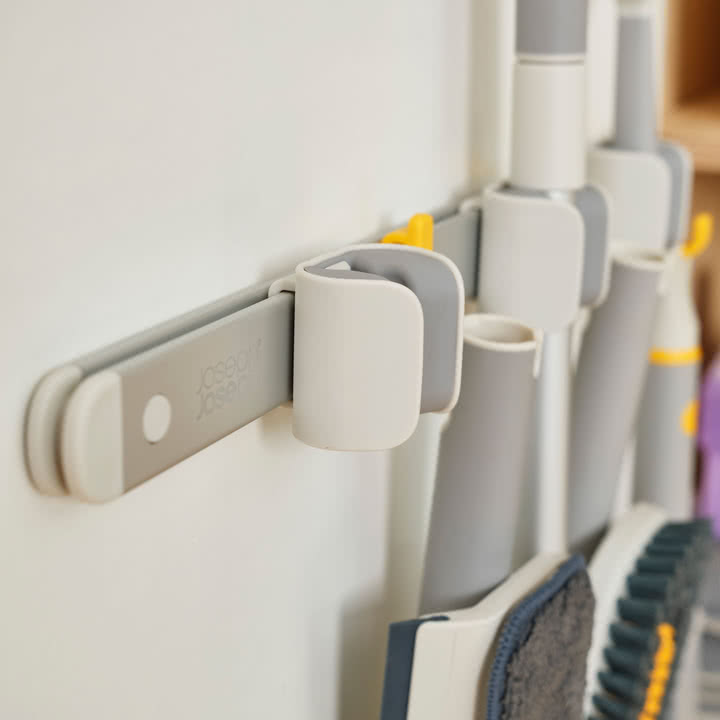 Joseph Joseph - CleanTech Wandhalterung für Putzgeräte, silber