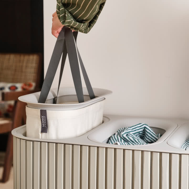Joseph Joseph - Tota Trio Luxe Wäschetrennkorb mit drei Fächern 90 l, Bambus ecru