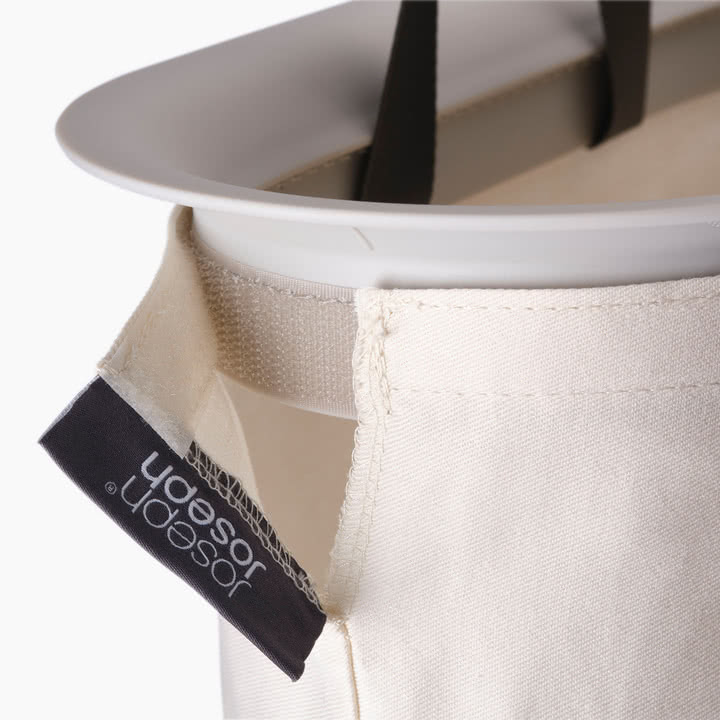 Joseph Joseph - Tota Trio Luxe Wäschetrennkorb mit drei Fächern 90 l, Bambus ecru