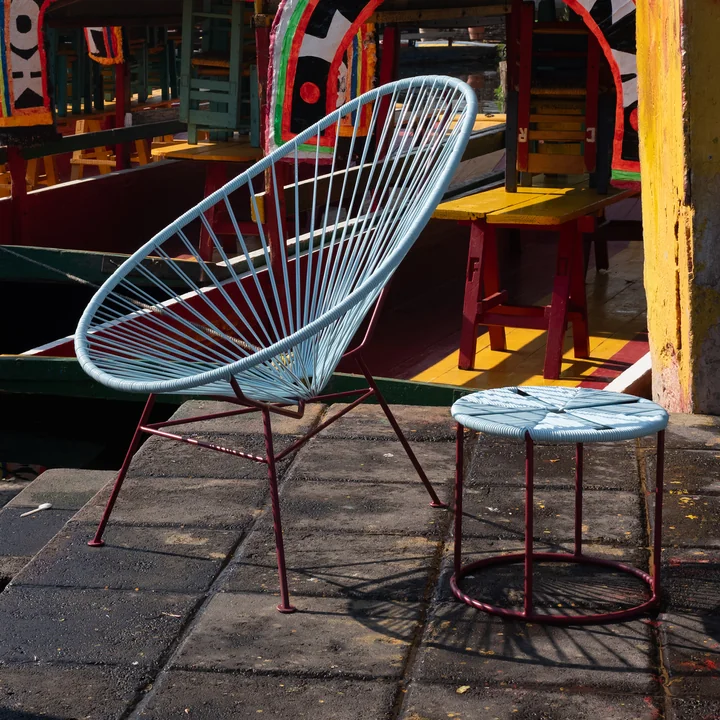 Acapulco Design - Acapulco Classic Chair und The Side Table, blau / burgundy red