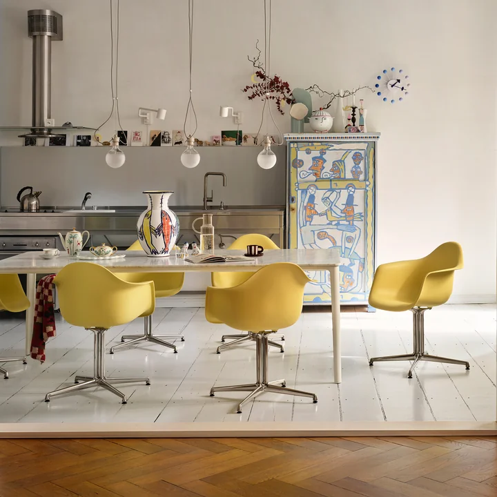 Vitra - Eames Plastic Armchair DAL RE, poliert / senf